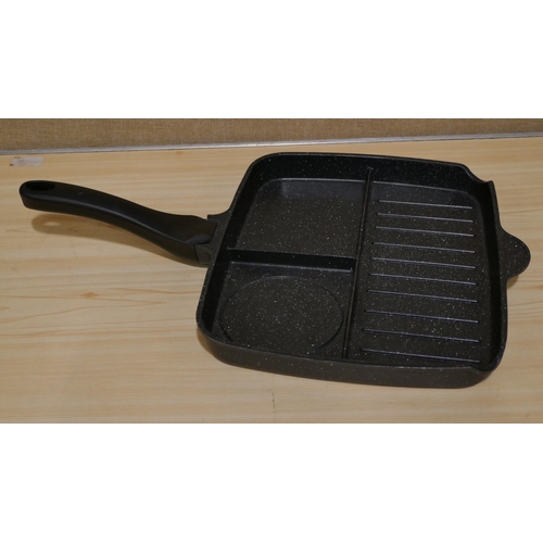 3237 - Titan Expand Lunchbox, Denmark Aluminium Divided Grill Pan  (323-388,423) *This lot is subject to VA... 