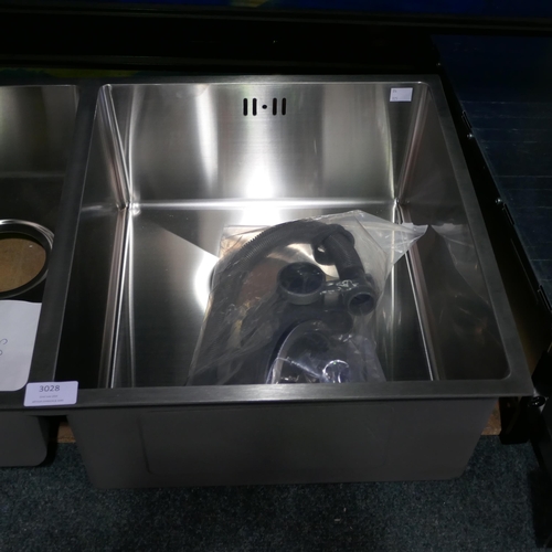 3028 - Stainless Steel / Composite 1.5 Double Sink (448-125) *This lot is subject to vat