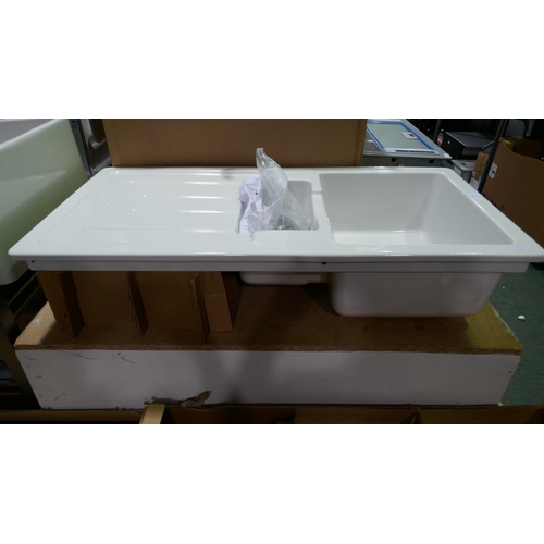 3071 - White ceramic 1.5 bowl sink with drainer (448-177)  *This lot is subject to vat