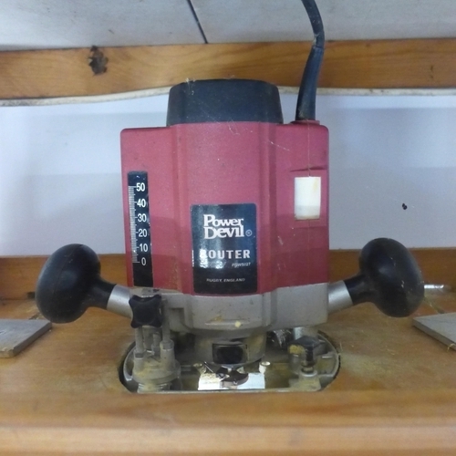 2018 - A Power Devil PDW5027 240v router - mounted to home-made bench