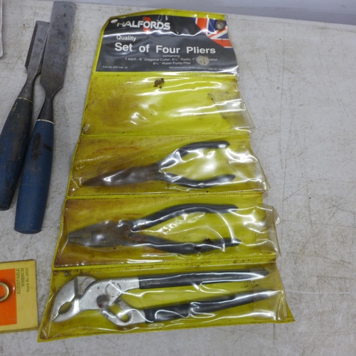 2045 - A box of hand tools including Workman chisels, pliers, craft knives, Worldwide 2 1/2” blade mains te... 