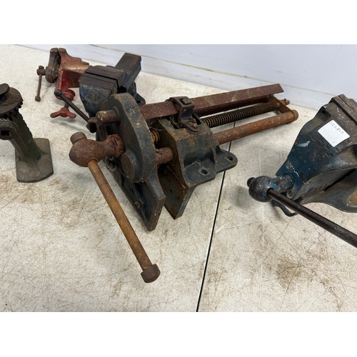 2032 - 3 bench vices including a Record No. 52 ½ joiners vice, a Woden 190/7 and a Woden 186B/1, a Read bot... 