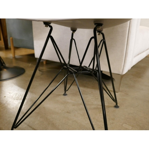 1342 - A black tulip table, 70cm with 2 Eiffel chairs