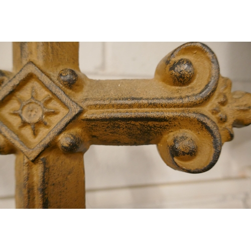 1427 - An ecclesiastical cast iron crucifix