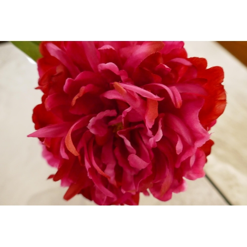 1442 - An artificial pink Peony in a ball vase, H 23cms (50328001)   #