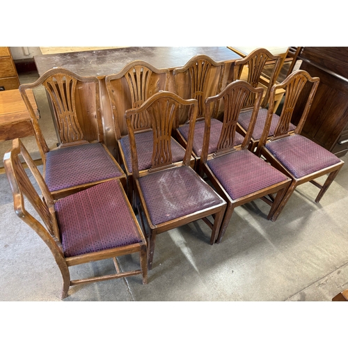 256 - A set of eight Hepplewhite style mahogany dining chairs