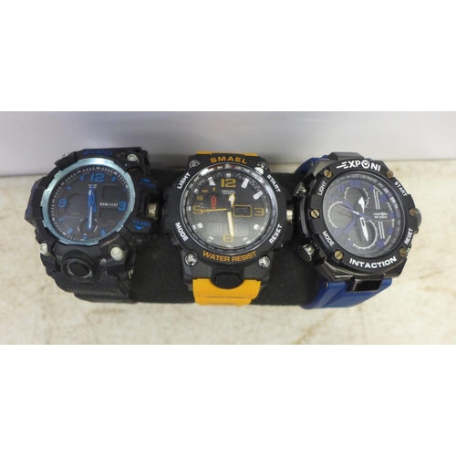 2098 - 3 divers style wristwatches with resin straps including 2 Smael and an Exponi Intaction  wristwatch