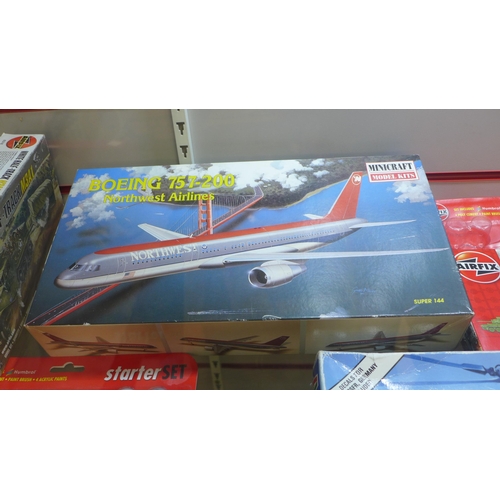 2102 - A quantity of AirFix and other model kits including a 1:400 U-176 battle ship, 1/72 scale model of a... 