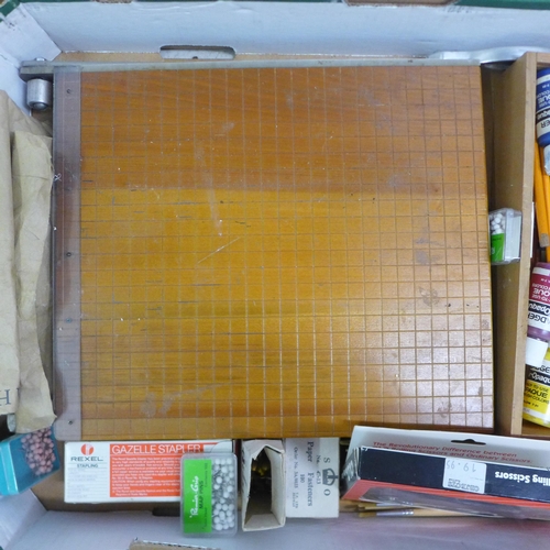 2071 - A box of assorted art supply's including mostly coloured inks and paint brushes