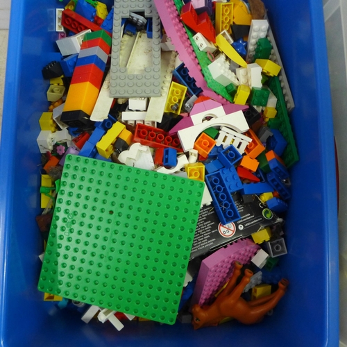 2087 - Two tubs of assorted Lego
