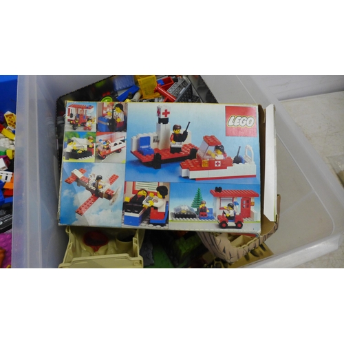 2087 - Two tubs of assorted Lego