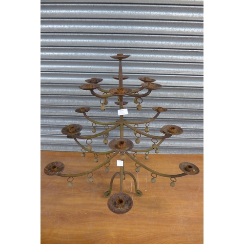 2195 - A cast metal 16 candle candelabra