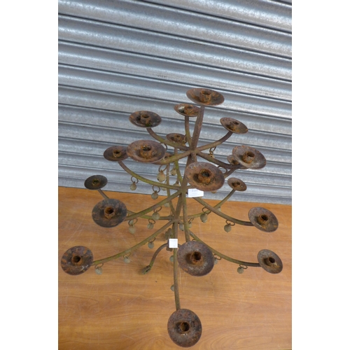 2195 - A cast metal 16 candle candelabra