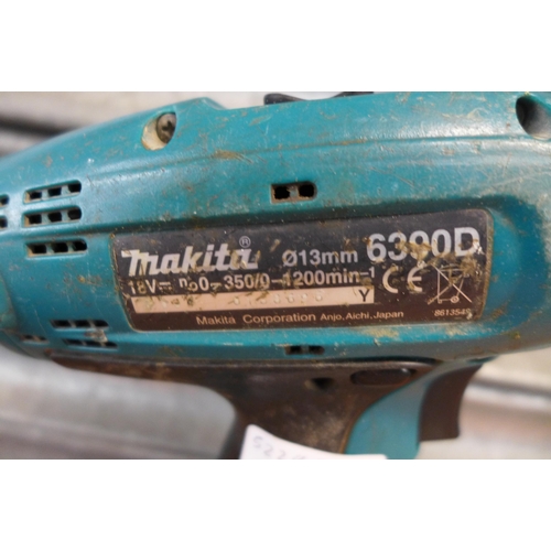 2198 - A Makita 6390D, 18V cordless drill with battery, a Makita DC1804T 18V battery charger and a Doeworks... 