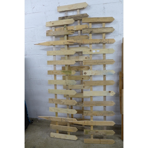 2226 - 3 picket fence sections - 6' x 19