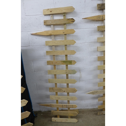 2226 - 3 picket fence sections - 6' x 19