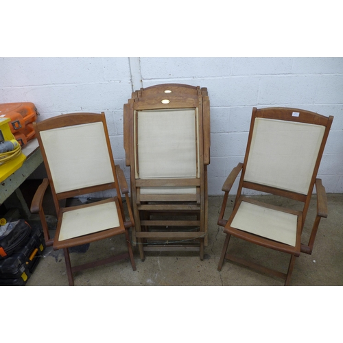 2228 - A set of 6 Royal Craft teak folding garden chairs