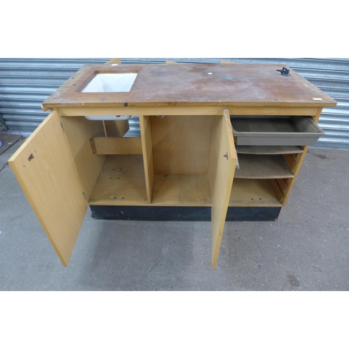 2243 - A vintage science lab work bench with gas tap and vintage Belfast style sink