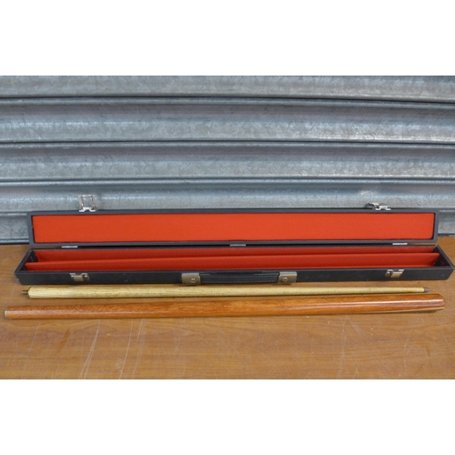 2255 - A two part snooker cue with case