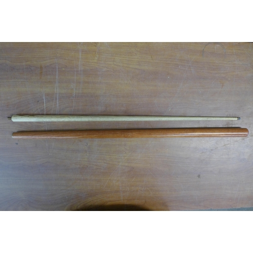 2255 - A two part snooker cue with case