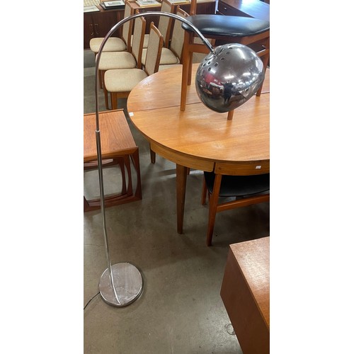 309 - A chrome floor standing arc lamp