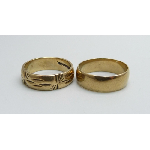 1012 - Two 9ct gold rings, 7.5g, both N