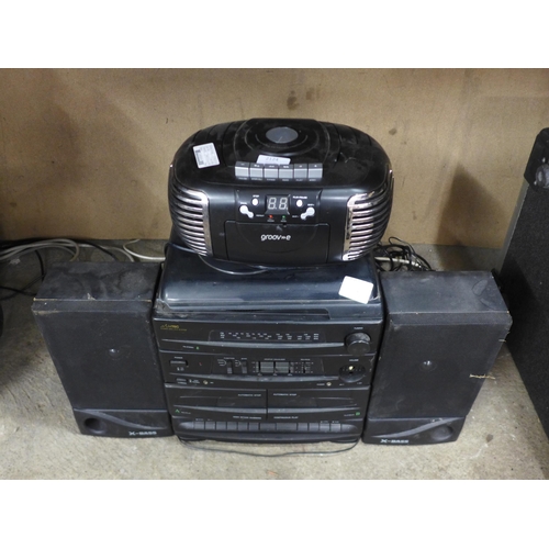2124 - An MTEC stereo midi hi-fi system with speakers and a Groov-E portable stereo CD/radio/cassette recor... 