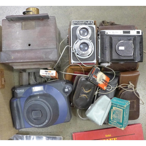 1162 - A Ricoh Flex Model VI TLR camera, lantern slide projector, Balda camera, projector and other camera ... 