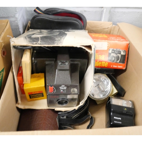 1168 - A slide projector, Boots cine editor, mixed cameras and accessories **PLEASE NOTE THIS LOT IS NOT EL... 