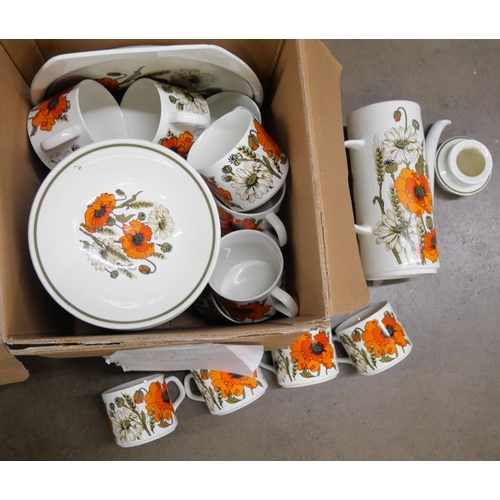 1169 - Two boxes of china, J&G Meakin Poppy **PLEASE NOTE THIS LOT IS NOT ELIGIBLE FOR IN-HOUSE POSTING AND... 