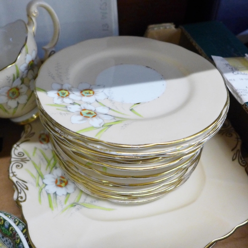 659 - A Copeland Spode tea for two tea set, Paragon tea wares, trinket pots, etc. **PLEASE NOTE THIS LOT I... 