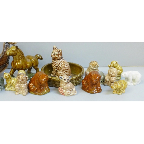 669 - Wade figures including Whimsies and a Viking longboat