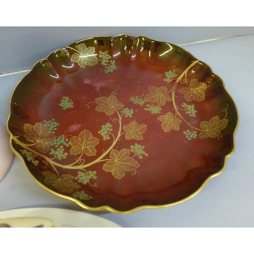 689 - Three pieces of Carlton Ware, a Rouge Royale dish, vase and a cruet set