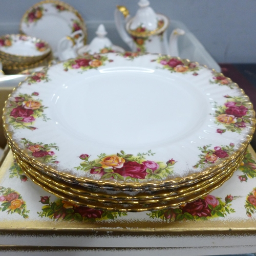 817 - A collection of Royal Albert Old Country Roses tea and dinner wares **PLEASE NOTE THIS LOT IS NOT EL... 