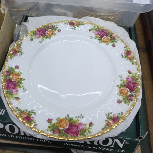 817 - A collection of Royal Albert Old Country Roses tea and dinner wares **PLEASE NOTE THIS LOT IS NOT EL... 