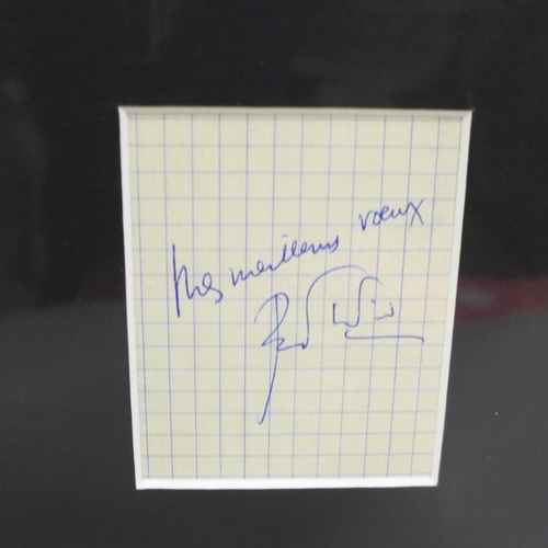 825 - A Peter Ustinov signed display