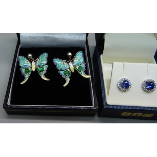 875 - Four pairs of silver earrings including enamelled butterflies, lizards and opal set