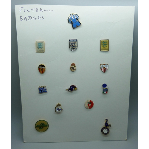 900 - Fourteen football badges