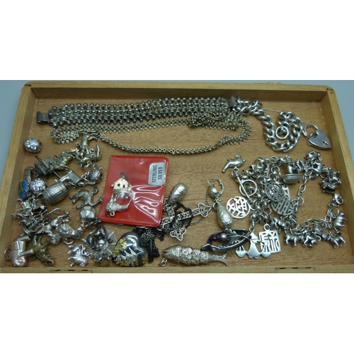 909 - A collection of assorted silver jewellery, chains, etc.,  188g of silver