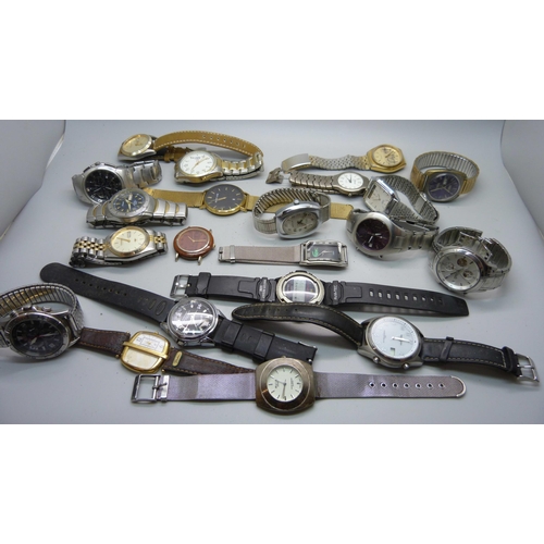 923 - A collection of wristwatches, a/f