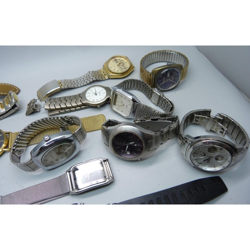 923 - A collection of wristwatches, a/f