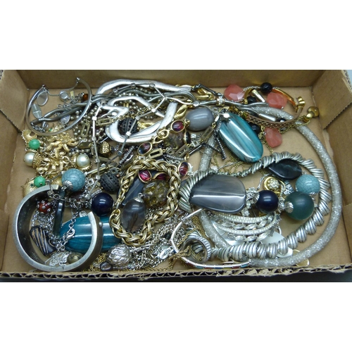 930 - Costume jewellery to include Trifari necklet, brooch, Monet, Swarovski, Monsoon, Jasper Conran, Sara... 