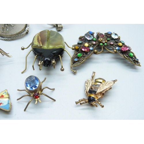 936A - A collection of butterfly and insect brooches