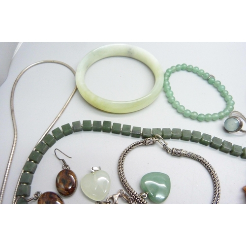 936E - A collection of silver, jade and other jewellery