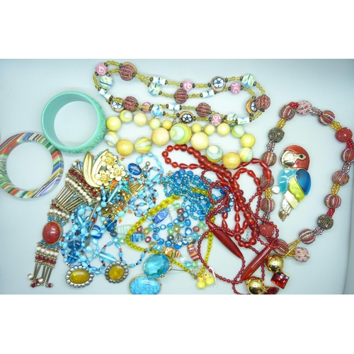 936F - A collection of costume jewellery