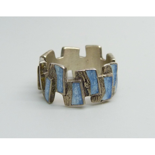 960 - A silver and enamel ring by Sheila Fleet, Orkney, N