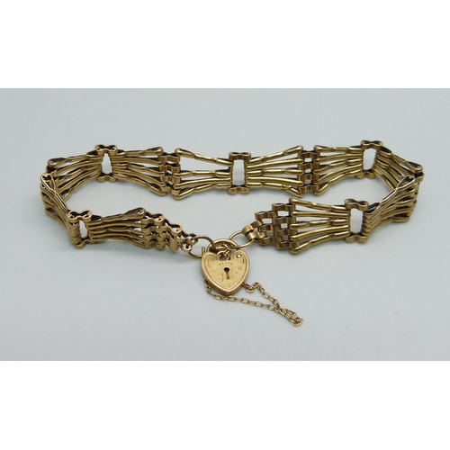 968 - A 9ct gold five bar gate bracelet, 12.3g