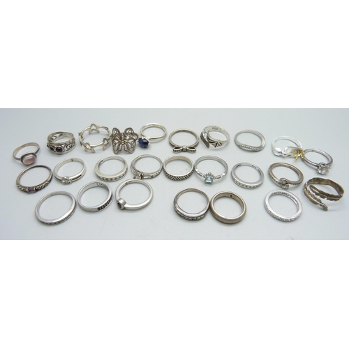 975B - Twenty five silver rings