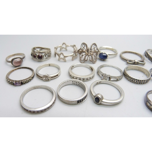 975B - Twenty five silver rings