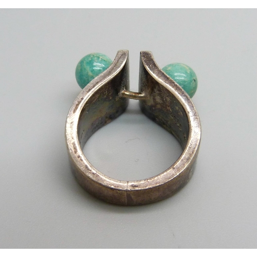 982 - A Danish Arne Johansen ring designed by Hans Hansen, K